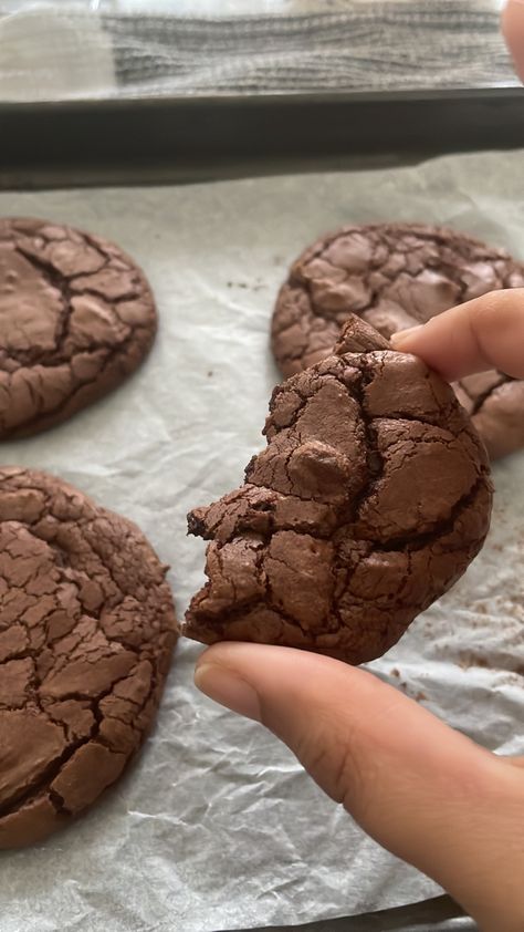 #baking Chocolate Brownie Cookies, Chocolate World, Fall Dessert Recipes, Baking Cookies, Easy Family Dinners, Brownie Cookies, Fall Baking, Fall Desserts, Chocolate Brownies