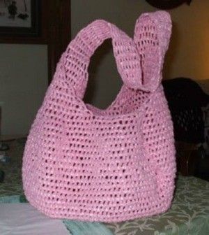 Plarn Bags Crochet, Plarn Crafts, Plarn Bags, Plarn Crochet, Plastic Bags Diy, Recycling Bags, Reuse Plastic Bags, Plastic Bag Crafts, Plastic Bag Crochet