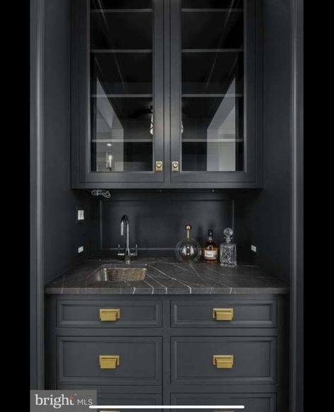 Dark Grey Bar Cabinets, Dark Wet Bar Ideas, Bar With Black Cabinets, Black Wet Bar, Wet Bar Cabinets, Bar Lounge Room, Cave Design, Man Cave Design, Modern Home Bar