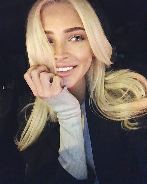 кДтё☆ρσℓє Glamour Photo Shoot, Perfect Blonde Hair, Alena Shishkova, Celebrity Beauty Secrets, Russian Model, Eye Brows, Russian Style, Lip Injections, Hair Inspo Color