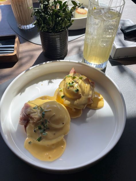 Fine Dining Breakfast Ideas, Deviled Eggs Aesthetic, Eggs Aesthetic, Egg Benedict Aesthetic, Eggs Benedict Aesthetic, Fancy Eggs Benedict, Gourmet Eggs Benedict, Fried Eggs Breakfast Aesthetic, Eggs And Bacon Breakfast Aesthetic