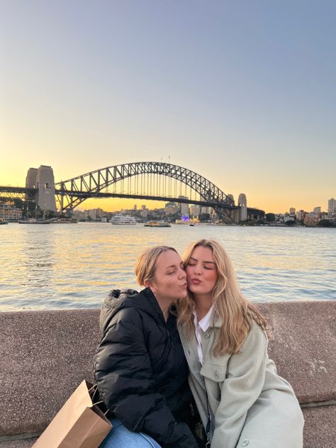 #best #friends #australia #aus #sydney Sydney Australia Instagram Pictures, Sydney Australia Winter, Winter In Australia Aesthetic, Aussie Winter Aesthetic, Winter In Sydney Australia Outfits, Winter Aesthetic Australia, Sydney Instagram Photos, Sydney Photo Ideas, Australia Instagram Pictures