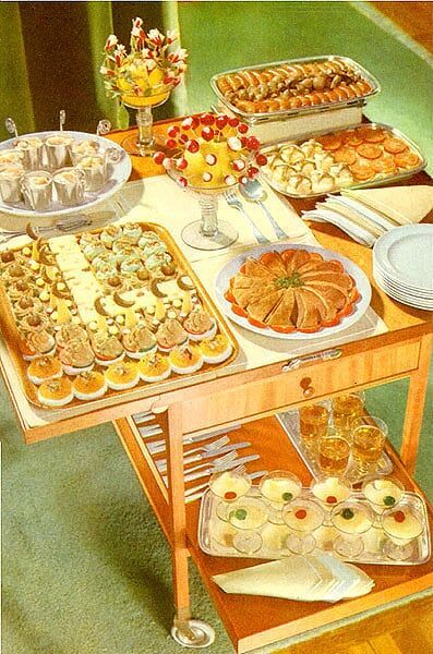 Look at that retro spread! Delicious vintage dinner party hors d'oeuvres and a mid-century serving table. #vintagerecipe Dinner Party Illustration, Vintage Dinner Party, Dinner Party Vintage, 70s Dinner Party, 1960s Food, 70s Food, 1970s Party, 1960s Party, Party Illustration