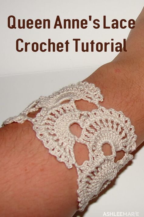 Lace Crochet Tutorial, Crochet Bracelet Tutorial, Crochet Queen, Lace Fingerless Gloves, Crocheted Jewelry, Crochet Bracelet Pattern, Bracelet Crochet, Boot Cuff, Crochet Jewelry Patterns