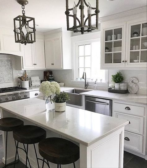 This size is plenty for me and I love the island.. Good place to sit and prep food or do homework! Diy Room Decor Ideas, Easy Diy Room Decor, College Dorm Room Decor, Diy Kitchen Renovation, Diy Kitchen Remodel, Farmhouse Kitchen Design, Classic Kitchen, Kitchen Farmhouse, Design Room