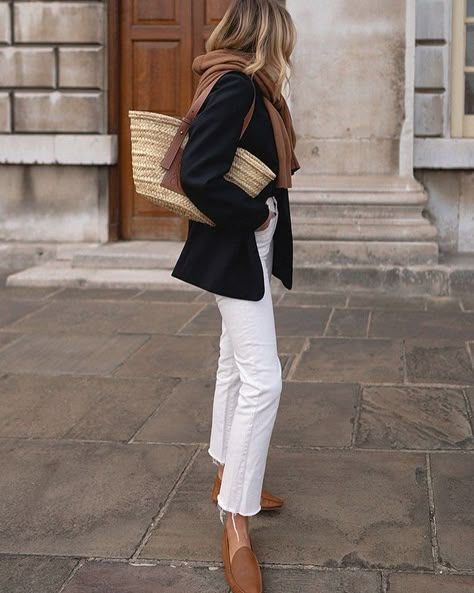 Emma Hill Outfits, Jumper Over Shoulders, Parisian Autumn Outfit, Emma Hill Autumn, White Jeans Autumn Outfit, White Jeans Outfit Autumn, Tan Loafers Outfit Women, Classic Autumn Outfits, Black Jumper Outfit