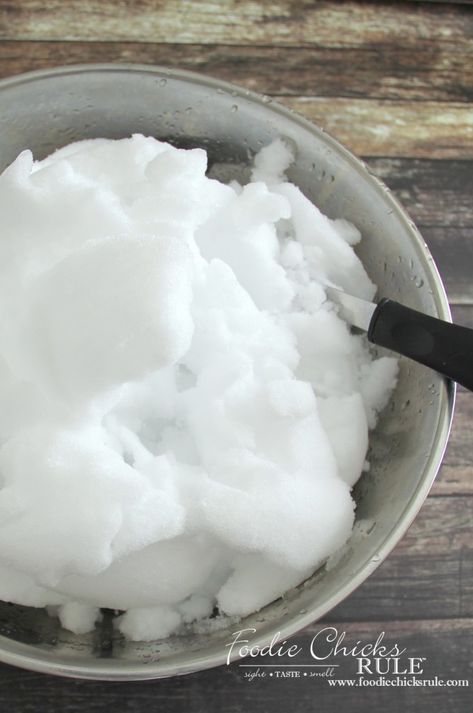 Ice Eater, Snowcream Recipe, Ice Video, Ice Eating, Snow Cream, Mochi Ice Cream, Cream Fresh, Eating Ice, Junk Food Snacks