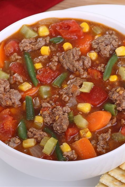 Weight Watchers Hamburger Vegetable Soup Recipe with ground beef, chicken broth, onion soup mix, tomato sauce, celery, onion, mixed vegetables, and macaroni pasta. A quick and easy comfort food ready in 30 minutes with 6 WW Freestyle Points. Weight Watcher Vegetable Soup, Make With Ground Beef, Hamburger Vegetable Soup, Recipes With Ground Beef, Beef Soup Recipes, Soup With Ground Beef, Weight Watchers Soup, Hamburger Soup, Weight Watchers Soup Recipes