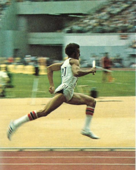 Alberto Juantorena (Cuba), El Caballo, 400m, 800m Olympic Champion Montreal '76 Track And Field Media Day Poses, Hip Extension, Olympic Runners, Run Fast, 800m, Sports Aesthetic, Long Jump, Sports Figures, Marathon Runners