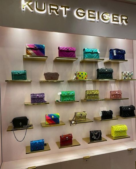 Bolsa Kurt Geiger, Kurt Geiger Bag Outfit, Bolsas Kurt Geiger, Kurt Geiger Bag, Purse Aesthetic, Rich Rich, My Style Bags, Luxury Bags Collection, Purse Essentials