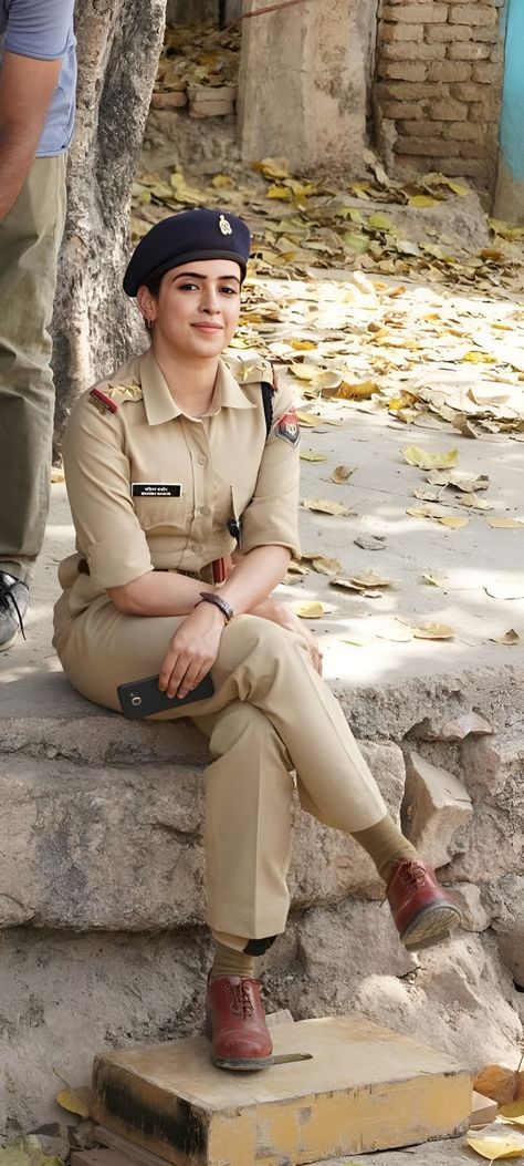 Female Cop Costume, Diy Stain Remover, Sanya Malhotra, Female Cop, Hot Women Dress, Police Women, Sanya, Royal Ascot, Soft Silk Sarees