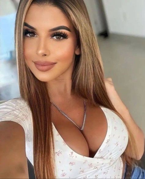 Big Women Fashion, Seductive Clothes, Beauty Lover, Blonde Beauty, Womens Hairstyles, Blogger, Instagram Photos, On Instagram, Beauty