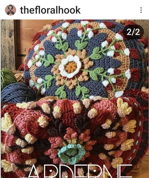 Freeform Crochet Lovecraftscrochet, Crochet Cushion, Crochet Pillows, Floral Cushions, Hibiscus Tea, Manta Crochet, Crochet Cushions, Floral Squares, Crochet Pillow