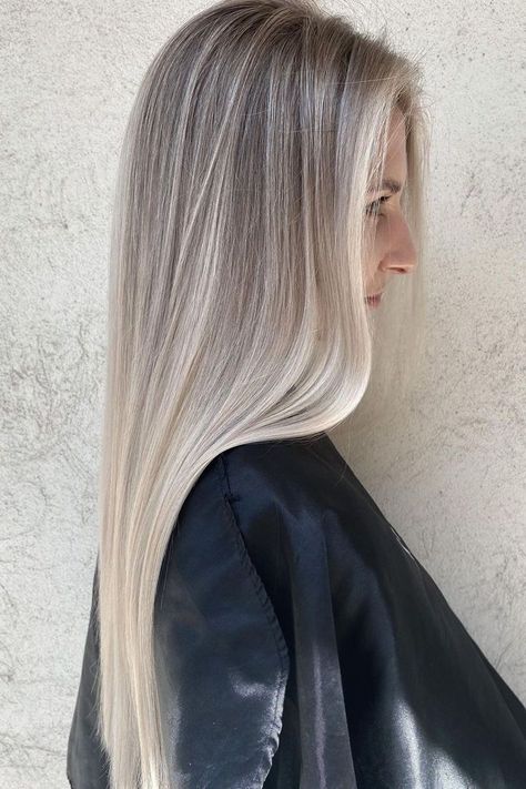 Smudge Blonde Hair, Soft Ash Blonde, Root Smudge Blonde, Blonde Hair For Brunettes, Root Smudge, Guest Hairstyles, Beige Blonde Hair, Blonde Hair With Roots, Blonde Hair Care