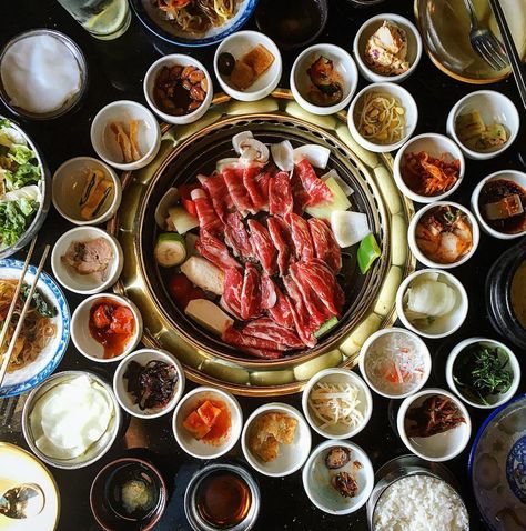 Korean Dinner, Korean Bbq Restaurant, Asian Bistro, Bbq Night, Korean Barbecue, Barbecue Restaurant, Korean Restaurant, Bbq Restaurant, Korean Bbq