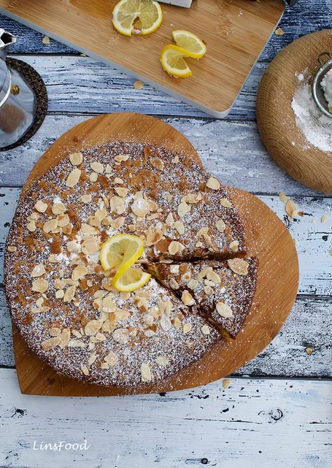 Torta Caprese Bianca al Limone (Italian Almond, White Chocolate and Lemon Cake) Torta Caprese Recipe, Gluten Free Lemon Cake, Lemon Curd Cake, Caprese Recipes, Italian Cakes, Gluten Free Italian, Island Of Capri, Italian Chocolate, Gluten Free Chocolate Cake