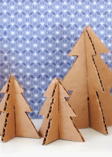 Cardboard Christmas Decorations, Cardboard Tree, Cardboard Christmas Tree, Cardboard Christmas, Idee Cricut, Christmas Tree Crafts, Mini Christmas Tree, Miniature Christmas, Christmas Crafts Decorations