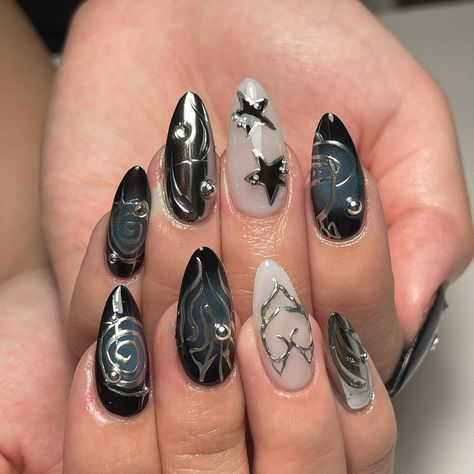 🫶🏼 Enhypen Acrylic Nails, Corpse Bride Inspired Nails, Tim Burton Inspired Nails, The Corpse Bride Nails, Marceline Nails, Corpse Nails, Corpse Bride Nail Art, Tim Burton Nail Art, Nails Inspo Black