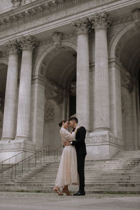 Wedding photoshoot. Location - New York Public Library. #pinterest #aesthetic #instagram #love #photography #newyork #wedding #weddingphotoideas #photo #couplephoto #inspiration #visual #weddingdress #poses #newyorkcity #newyorkpubliclibrary #sexandthecity Nyc Public Library Photoshoot, New York Public Library Photoshoot, Library Engagement Pictures, Library Photoshoot, Nyc Library, Nyc Public Library, Country Wedding Pictures, Elopement Pictures, Engagement Photos Nyc