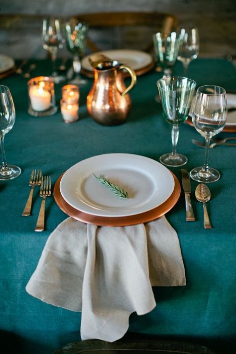 Teal + Bronze: Fall Wedding Ideas - www.theperfectpalette.com - Color Ideas for Weddings + Parties Teal And Grey Wedding, Copper Wedding Colors, Fall Wedding Table Decor, Teal Wedding Colors, Teal Table, Gold Table Setting, Fall Wedding Tables, Copper Table, Sage Wedding