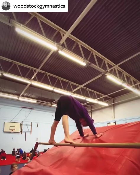 Raise your hand if your kiddos think dismounts off the bars are scary! 🙋‍♀️ Giving the kids a safety net, and making them feel comfortable while... | By Recreational Gymnastics Professionals | Facebook Preschool Gymnastics Bar Stations, Uneven Bars Gymnastics, Preschool Gymnastics Lesson Plans, Beam Mounts Gymnastics, Gymnastics Lessons, Gymnastics Balance Beam, Preschool Gymnastics, Gym For Beginners, Mini Gym