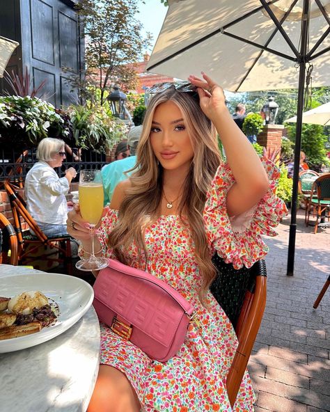 brunch dates have my heart 🫶🏼 @princesspollyboutique • 🏷️ #pppartner #brunchdate #mimosas #brunchoutfit #sundress #chicfashion | Instagram Mimosa Outfit Ideas, Brunch Insta Pics, Brunch Pics Instagram, Cute Brunch Pictures, Brunch Poses Instagram, Brunch Photos Instagram, Brunch Picture Ideas, Brunch Photo Ideas, Brunch Birthday Outfit