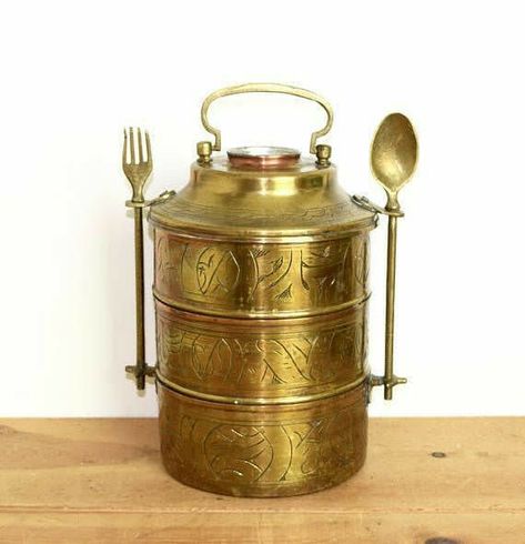 Indian Utensils, Antique Utensils, Indian Kitchen Utensils, Brass Utensils, Tiffin Carrier, Cookware Set Best, Quirky Kitchen Decor, Luxury Mansions Interior, Vintage Brass Decor