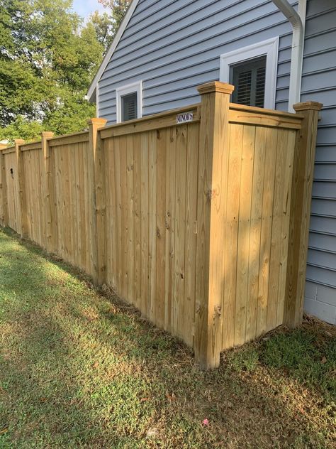 6ft Fence Ideas Woods, Vertical Fencing Ideas, Privacy Wood Fence Ideas, Board On Board Privacy Fence, Vertical Wood Fence Design, Wood Fencing Ideas, Bamboo Fence Design, Fence Panels Ideas, Fence Panels Ideas Decor