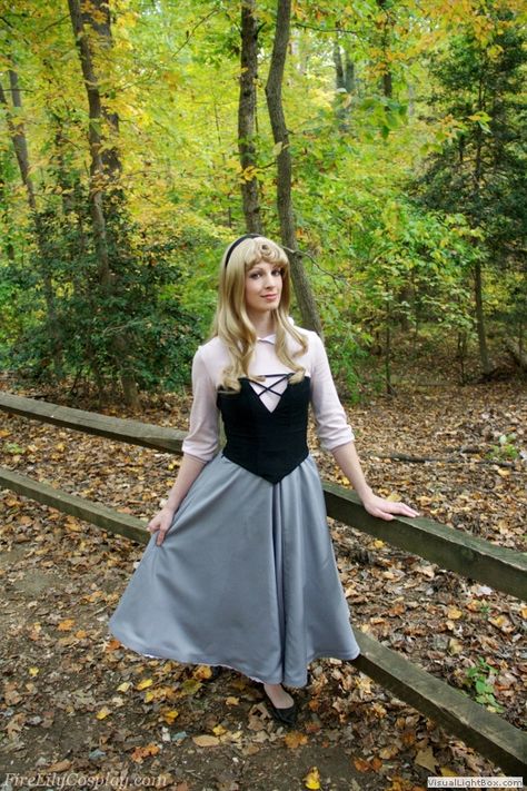 Princess Aurora village dress construction notes from Disney's Sleeping Beauty - The Home of Fire Lily Cosplay Diy Aurora Costume, Aurora Village, Village Dress, Bubblegum Marceline, Iconic Costumes, Dress Construction, Adult Disney Costumes, Aurora Costume, Peasant Costume