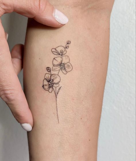 Flower Tatoos Arms, Orchid Tattoo Minimalist, Orchids Tattoo, Orchid Tattoos, Ekg Tattoo, Tattoos Inspo, Orchid Tattoo, Tattoo Graphic, Classy Tattoos