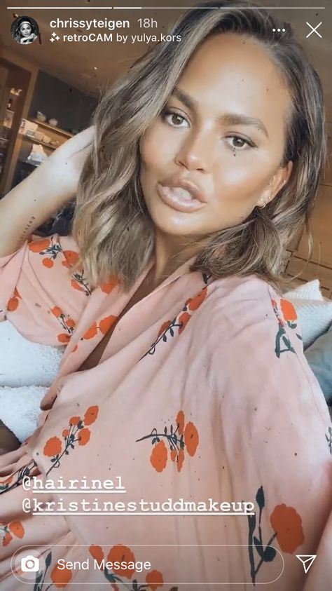 Chrissy Teigen Just Got the Most Popular Haircut of the Summer, and She Looks Amazing Cute Lob Haircut, Chrissy Teigen Hair, Boyfriend Haircut, The Lob, The Haircut, Lob Haircut, Popular Haircuts, Chrissy Teigen, Bob Haircut