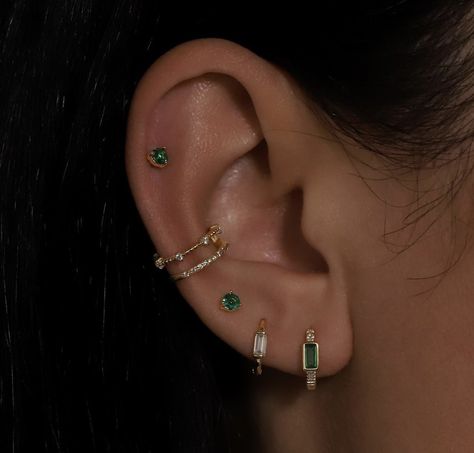 Minimalist Ear Piercings, Men's Piercings, Jewelry Necklace Simple, May Emerald, Emerald Birthstone, Cute Ear Piercings, Piercing Inspo, Jewelry Accessories Ideas, A Gentle Reminder