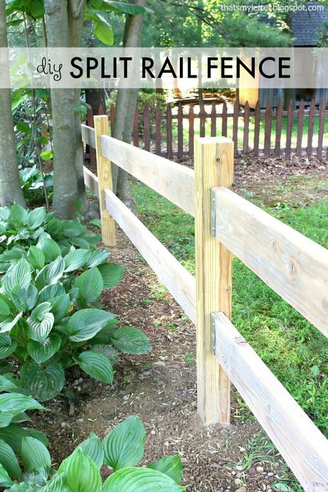 Diy White Fence, Diy Split Rail Fence, Farm Fencing, Backyard Fence Decor, Fence Planning, Post And Rail Fence, Split Rail Fence, Country Fences, Diy Fence