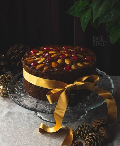 Mary Berry’s Victorian Christmas Cake - Genoa Cake - Bake-Street.com - Bake-Street.com Genoa Cake, Fruit Cake Christmas, Fruitcake Recipes, Christmas Cake Decorations, Christmas Cake Recipes, Xmas Cake, Christmas Fruit, Pound Cakes, Traditional Cakes