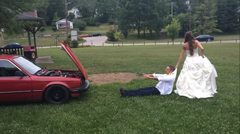 Wedding Ideas For Car Lovers, Car Guy Wedding Ideas, Car Guy Wedding, Bmw E30 Turbo, Car Wedding Ideas, Car Wedding Photos, Car Themed Wedding, Bimmer Bmw, Funny Wedding Pictures