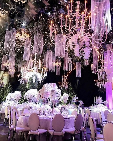 Lineth Gonzalez 💎✨💋🦄🌈💖🌹☄🌟 (@linethglz) • Instagram photos and videos Fairy Tail Wedding Theme, Rapunzel Theme, Hanging Centerpiece, Fairy Tail Wedding, Gift Table Wedding, Wedding Setup, Marriage Decoration, Extravagant Wedding, Wedding Backdrop Design