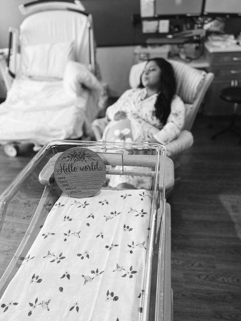 Raw Labor And Delivery Photography, In Hospital Maternity Photos, Labor Photoshoot, Hospital Photos Newborn Delivery Room, Labor And Delivery Pictures, Labor Photography Delivery Room, Labor And Delivery Photography, Labor And Delivery Room, Labor Photography