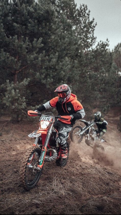 Motorcross #motorcross #dirtbike #enduro #freestyle #motorcycle #extreme #athlete Enduro Motocross, Motocross Love, Cool Dirt Bikes, Bike Riders, Image Moto, Motorcross Bike, Bike Aesthetic, Useful Gifts, Motocross Riders