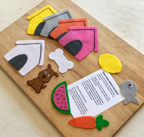 Puppy, Puppy Where Is Your Bone? Flannel Board Activities Preschool, Puppy Crafts Preschool, Story Boards Ideas, Felt Story Boards Ideas, Feltboard Stories, Christmas Tree Felt, Flannel Stories, Shapes Activity, Felt Board Patterns