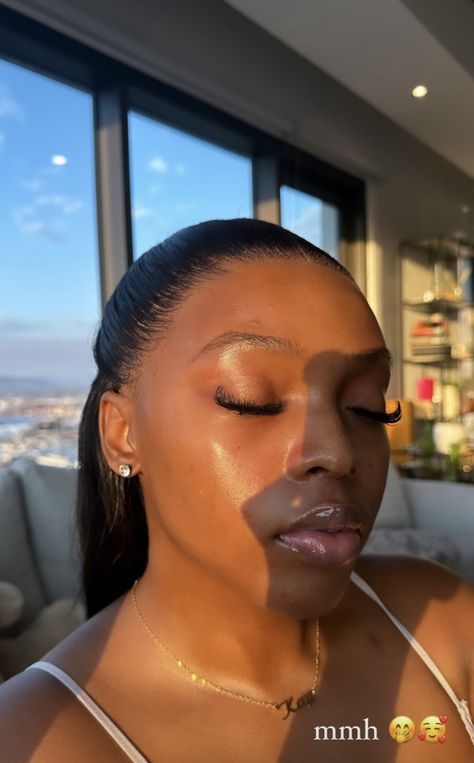 Skin Goals Black Women, Black Glass Skin, Kay Yarms Aesthetic, Kay Yarms, Glowing Black Skin, Harvey Outfits, Phrase Motivation, Big Lips Natural, Skin Care Routine 30s