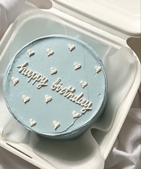 Sky Blue Bento Cake, Birthday Cake Pastel Blue, Simple White Birthday Cake Design, Birthday Cake With Hearts On It, Simple Birthday Cake Blue, Blue Lunchbox Cake, Light Blue Cake Design, Aesthetic Blue Birthday Cake, Blue Cake Ideas Birthday Simple