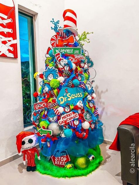 Cat In The Hat Christmas Tree, Dr Suess Christmas Decorations, Dr Seuss Christmas Tree, Baby Shark Christmas, Peacock Christmas Tree, Dr. Seuss, Candy Christmas Tree, Grinch Christmas Tree, Christmas Trees For Kids