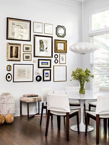 Simple Gallery Wall, Dining Room Gallery Wall, Diy Gallery Wall, Gallery Wall Layout, Eclectic Gallery Wall, Gallery Wall Living Room, White Dining Room, Dining Room Wall Decor, Dining Room Walls