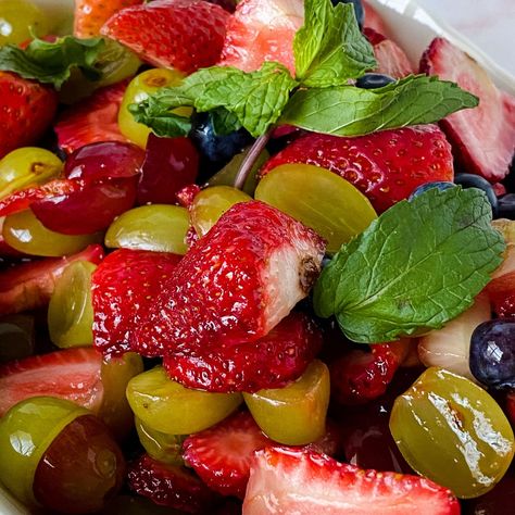 This fresh fruit salad with orange dressing is a great addition to your menu! Delicious sweet fruit is the ideal side dish! Dressing For Turkey, Breakfast Quesadilla Recipes, Pork Stew Recipes, Orange Dressing, Dressing For Fruit Salad, Fruity Recipes, Strawberry Cheesecake Recipe, Breakfast Meat, Breakfast Bread Recipes