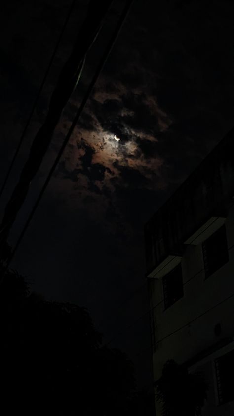 Ahh i couldn't get the full moon in the picture ���😭 Full Moon Snap, Exam Motivation, Moon Clouds, Stylish Photo, Dark Clouds, Stylish Photo Pose, The Full Moon, Hd Picture, Photo Pose