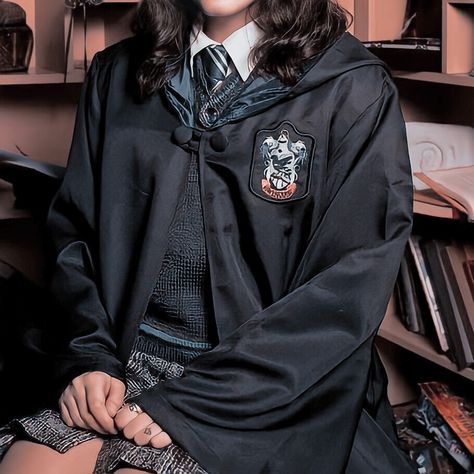 ravenclaw uniform ຊ 𝙙𝙞𝙯𝙩𝙝𝙚𝙢𝙤𝙣𝙨𝙩𝙚𝙧 Aesthetic Hogwarts Uniform, Ravenclaw Aesthetic Outfit Uniform, Ravenclaw Uniform Female Aesthetic, Ravenclaw Robes Aesthetic, Hogwarts Uniform Aesthetic Ravenclaw, Raven Claw Uniform, Hogwarts Ravenclaw Uniform, Ravenclaw Uniform Aesthetic, Ravenclaw Uniform Female