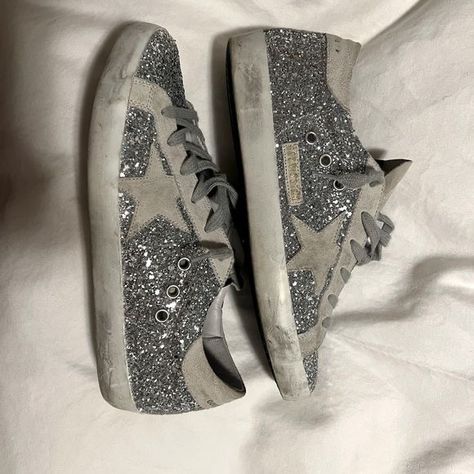 Golden Goose Superstar Glitter, Golden Goose Sparkle Sneakers, Golden Goose Glitter Sneakers, Glitter Golden Goose Outfit, Sparkly Golden Goose, Golden Goose Aesthetic, Silver Golden Goose, Golden Goose Glitter, Wishlist Shoes