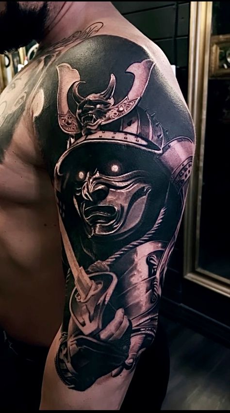 Samurai Helmet Tattoo, Japanese Samurai Tattoo, Helm Tattoo, John Tattoo, Japanese Hand Tattoos, Tattoo Black And Grey, Helmet Tattoo, Samurai Mask, Japanese Theme