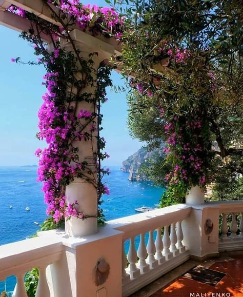 Capri Italia, Aesthetic Inspiration, Beautiful Doors, Beautiful Places To Travel, Positano, Pretty Places, Dream Destinations, Amalfi Coast, Travel Aesthetic