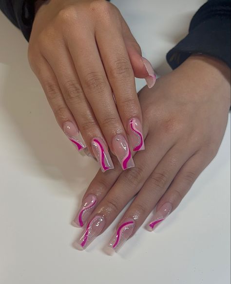 Pink And Black Swirl Nails, Swirled Lipstick Nails, Swirl Nails Designs, Mail Swirl Design, Pink Line Nails, Nails Swirl, Purple Swirl Nails, Pink Swirl Nails, Squiggle Nails